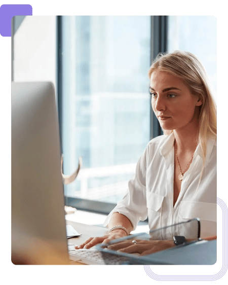 Cybersecurity expert working on a cyber resilience plan for a client